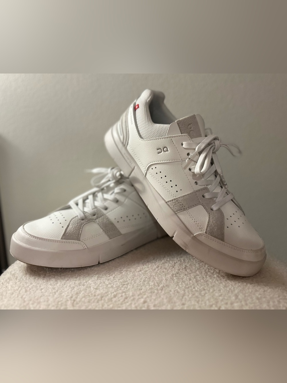 On Running Women's The Roger Clubhouse sneakers in the "White Sand" size 10.5